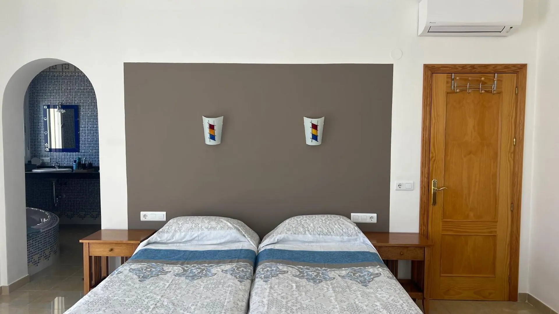 Villa Camakini With Heated Pool And Sea View contacts