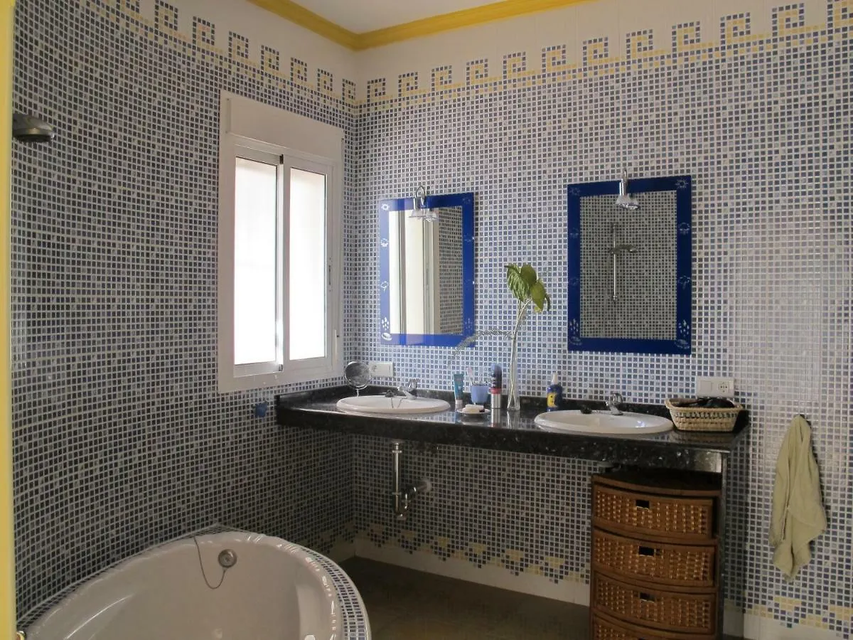 Villa Camakini With Heated Pool And Sea View Arenas