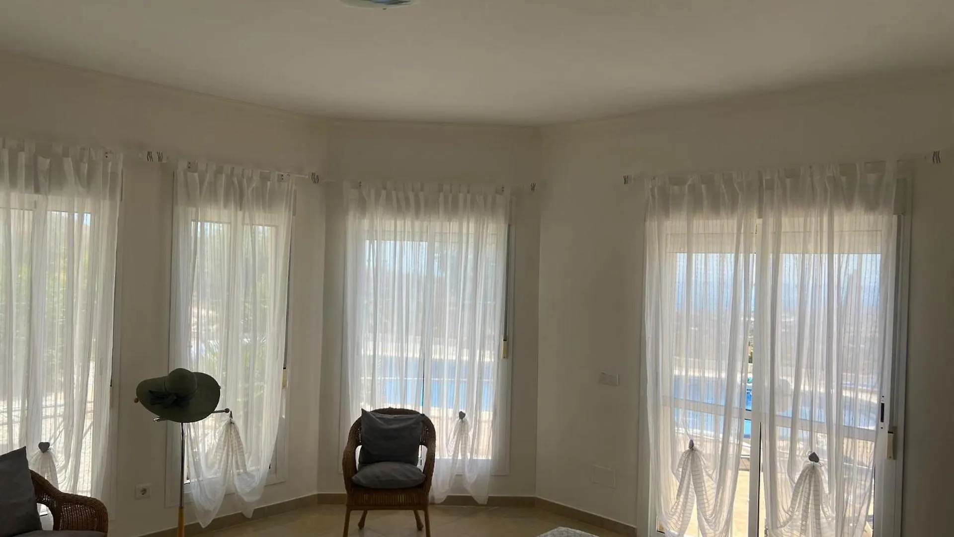 Villa Camakini With Heated Pool And Sea View Arenas  0*, Arenas (Malaga) Spain